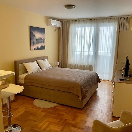 Trident Apartments 2 Ni Buitenkant foto