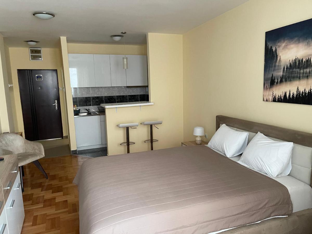 Trident Apartments 2 Ni Buitenkant foto