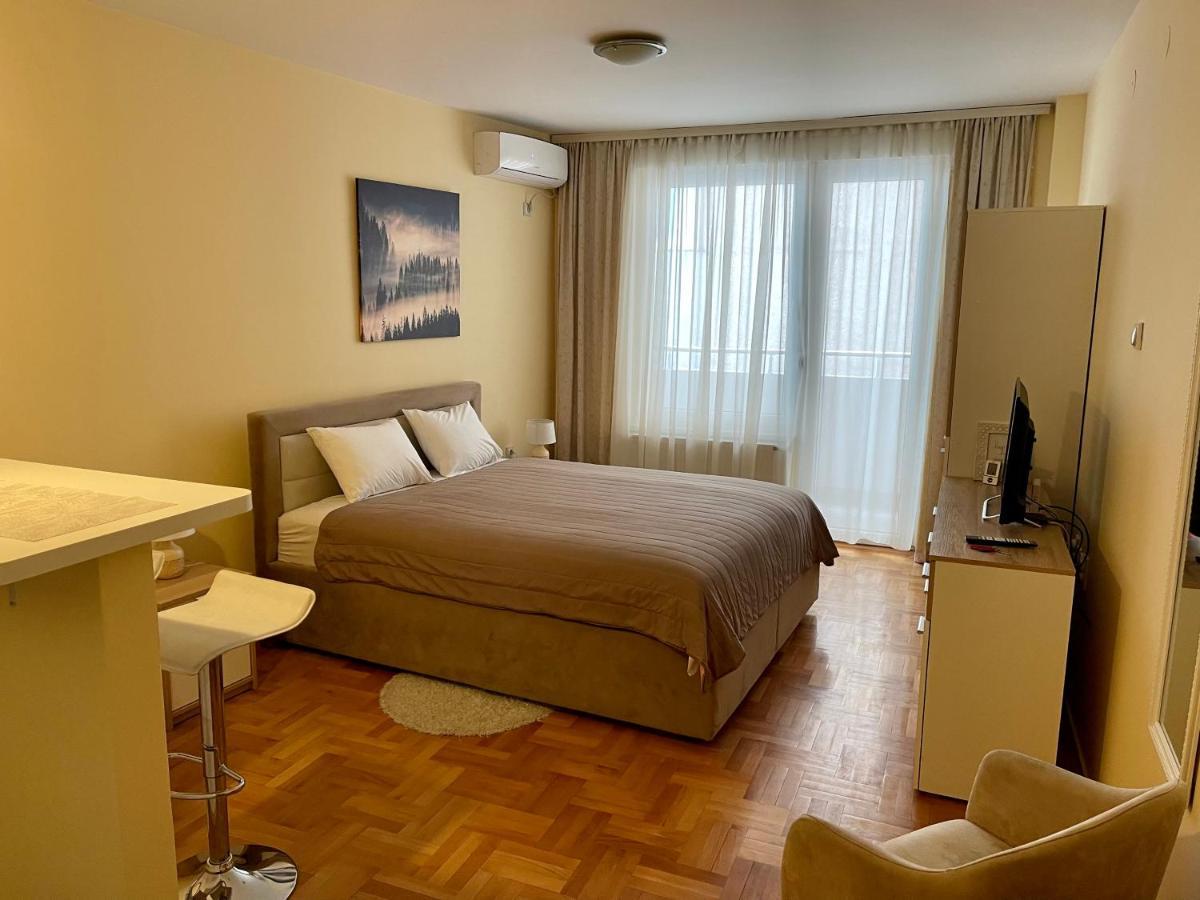 Trident Apartments 2 Ni Buitenkant foto
